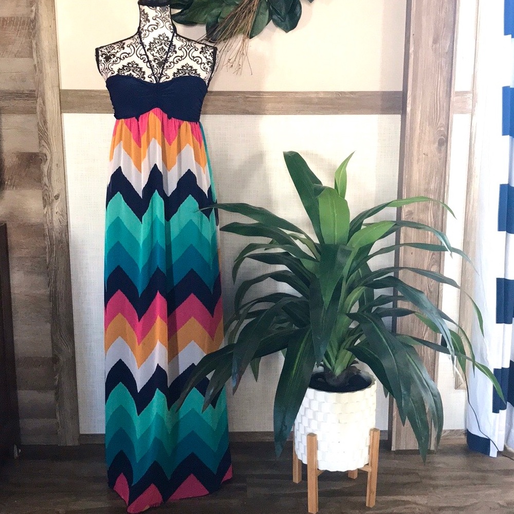 Colorful & Flattering Print Halter Maxi Dress - Picture 1 of 7